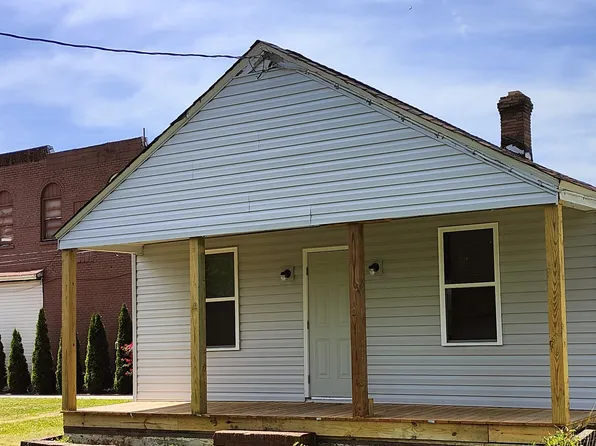 307 Apple Ave, Hampton, VA 23661