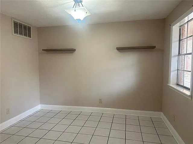 2 bed, 1.5 bath, 1139 sqft, $1,400 — Photo 4