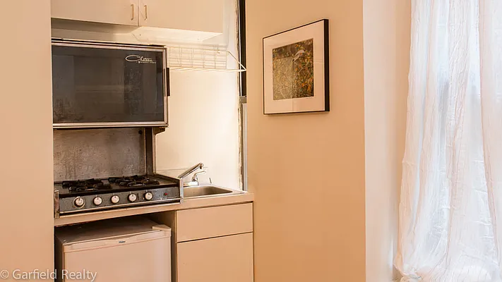 Sold by Garfield Realty  | media 33