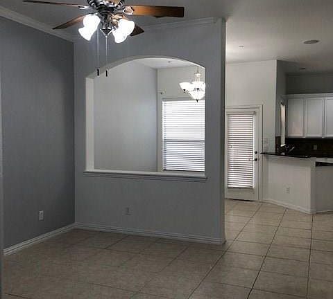 4th image of 1920 Lantana Ln