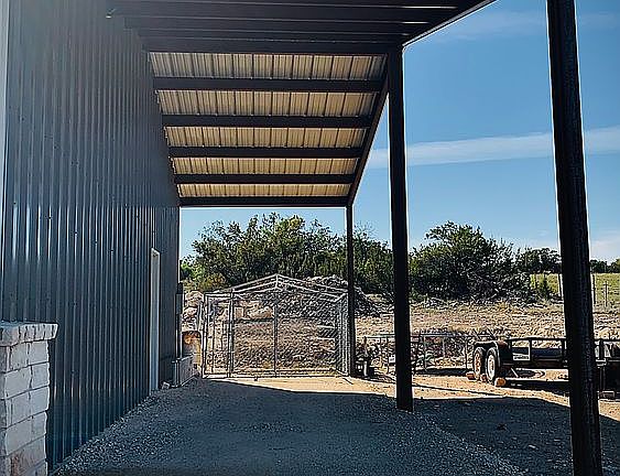 3rd image of 2321 Venado Dr