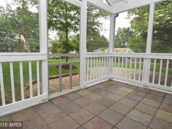 6816 Jackson Ave, Falls Church, VA 22042