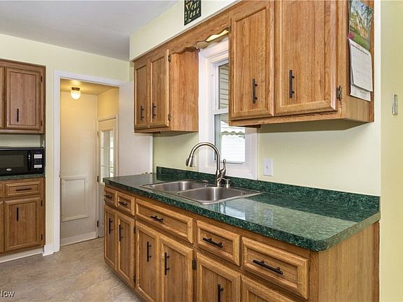3rd image of 3307 Dellwood Dr