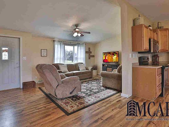 3rd image of 1346 Larchmont St