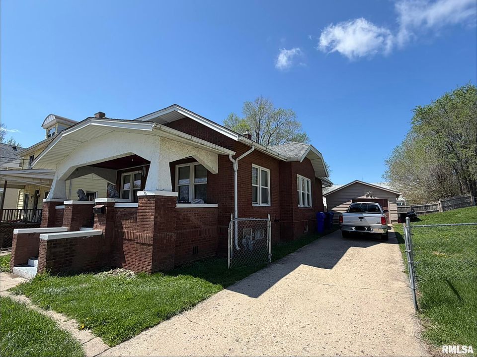 1st image of 213 S Burr Blvd