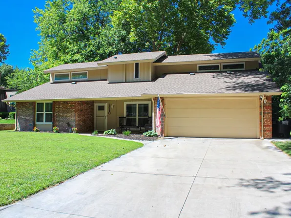 2910 Woodbriar Sq, Enid, OK 73703