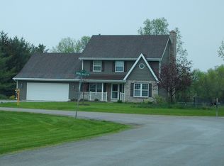 3104 Spring Valley Rd, Oshkosh, WI 54904