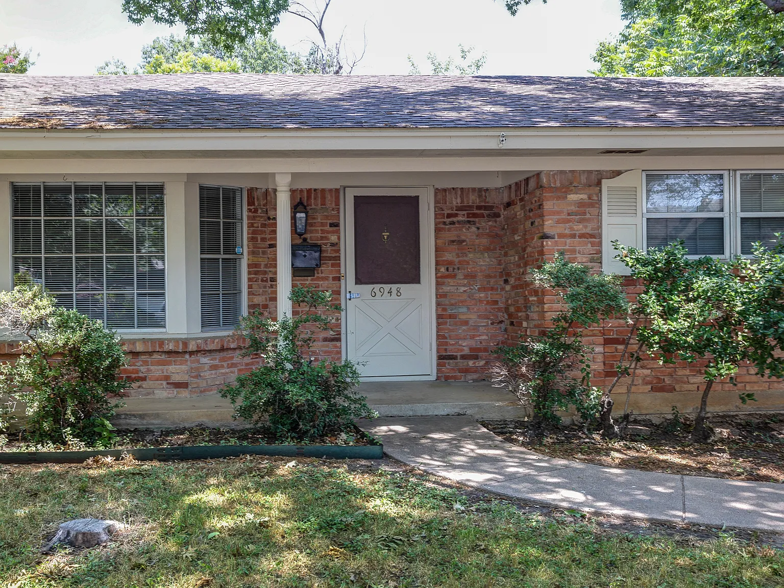 3 bed, 1794 sqft, $2,095 — Photo 2