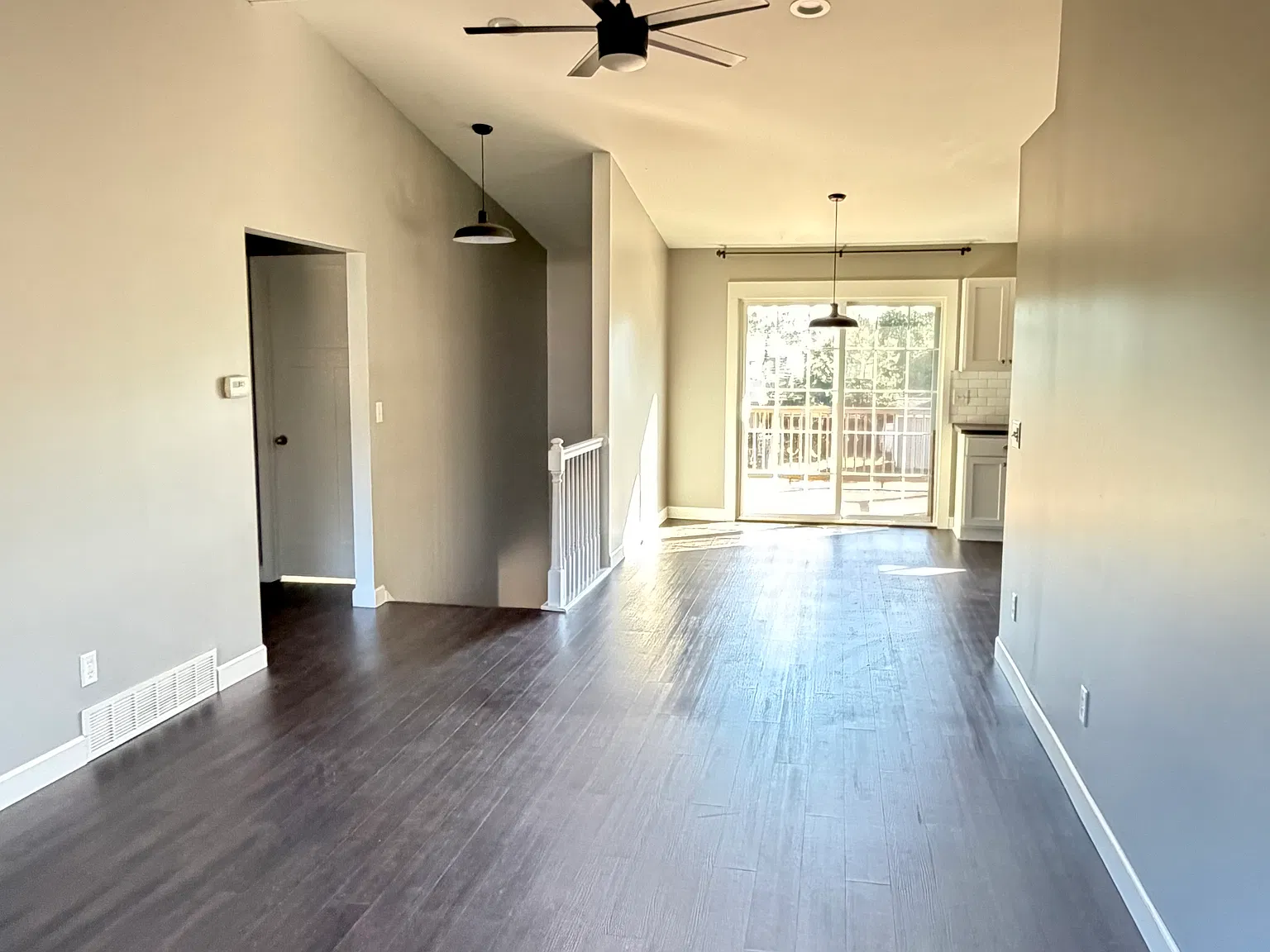 3 bed, 1600 sqft, $2,400 — Photo 1