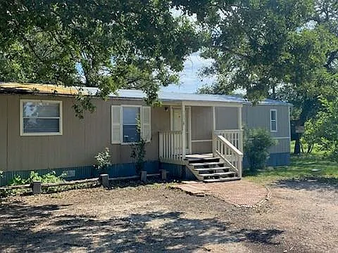 3 bed, 2.0 bath, 1296 sqft, $1,300 — Photo 3