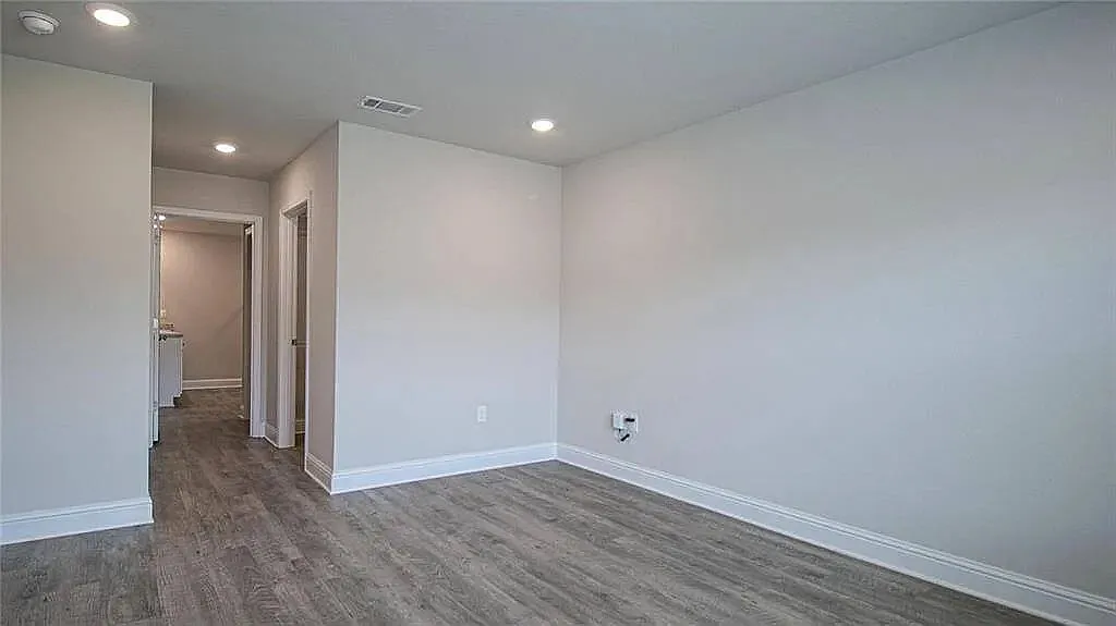 2512 Thornbury Loop - 1 — Photo 3