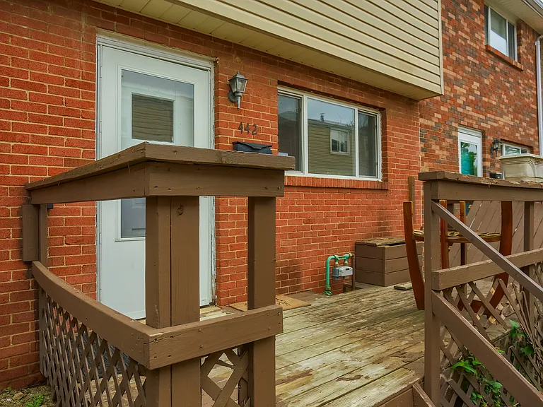 442 Brierly Ln #442 — Photo 2