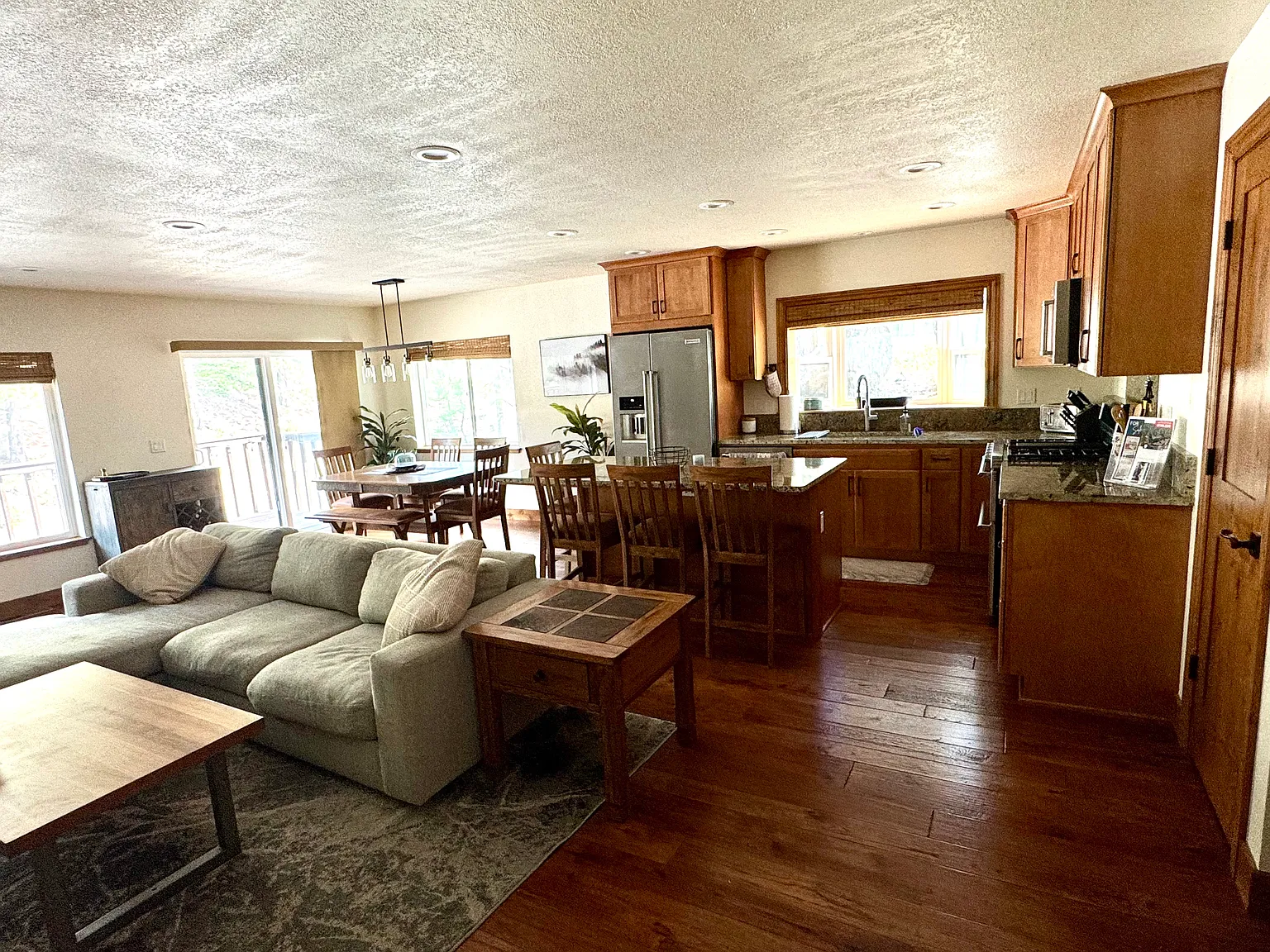 2 bed, 1200 sqft, $2,750 — Photo 1