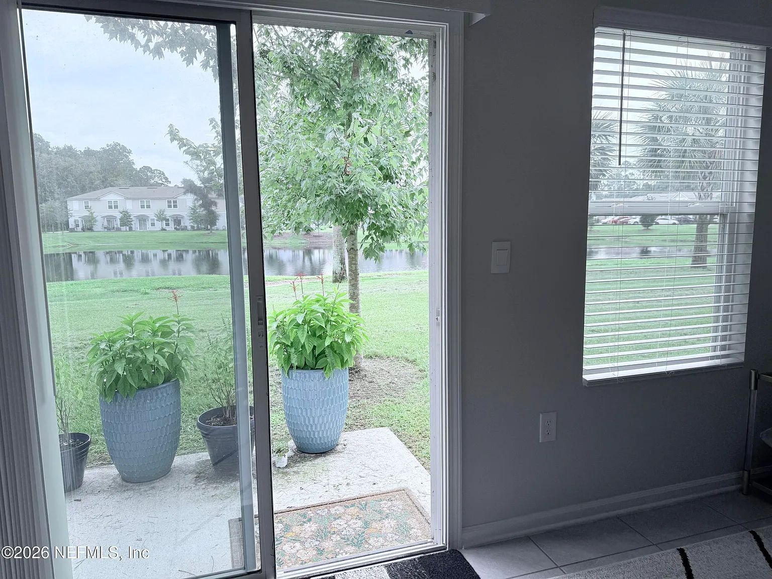 2 bed, 2.5 bath, 1210 sqft, $1,800 — Photo 4