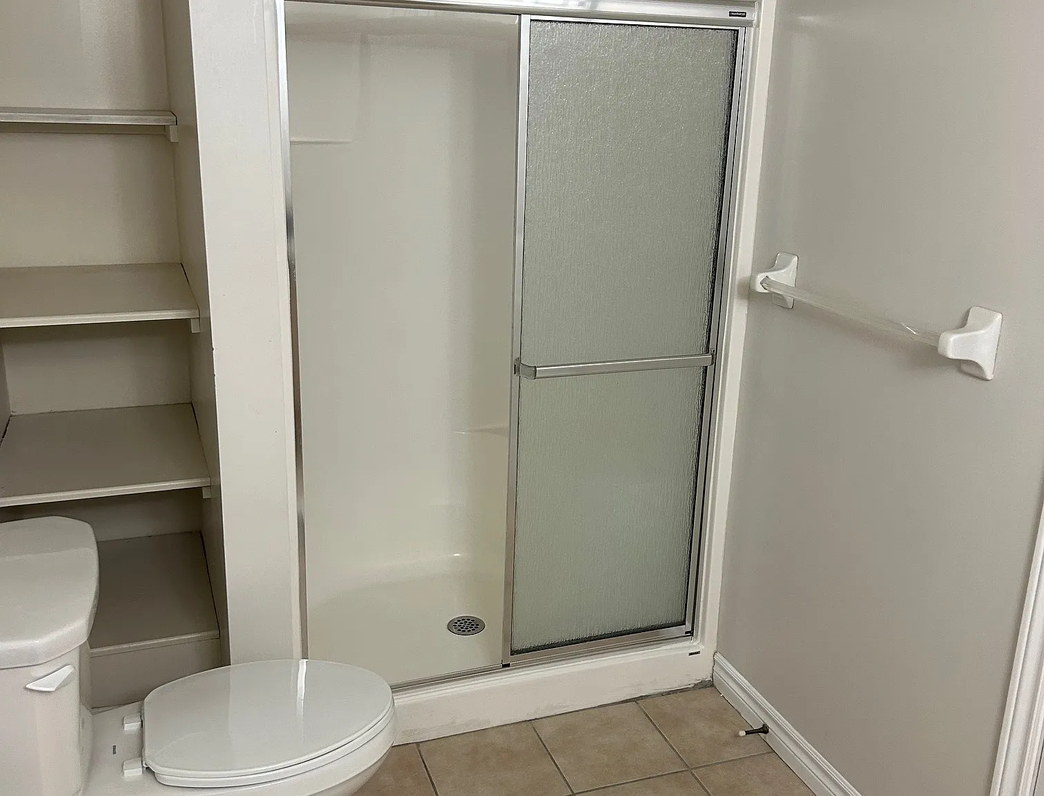 3 bed, 1800 sqft, $2,575 — Photo 4