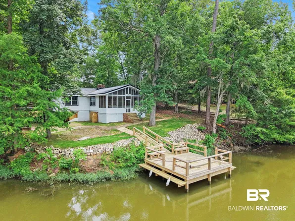 165 Lake Dr, Camden, AL 36726