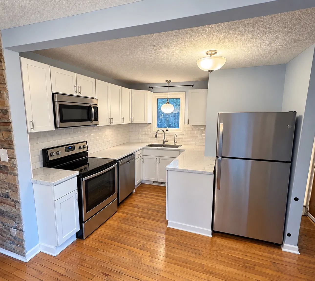 2 bed, 1594 sqft, $2,395 — Photo 4