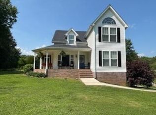 717 McCallie Ferry Rd, Soddy Daisy, TN 37379
