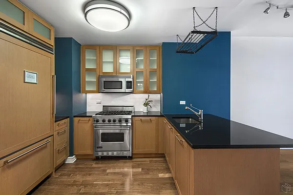 Rented by Halstead Real Estate | media 10