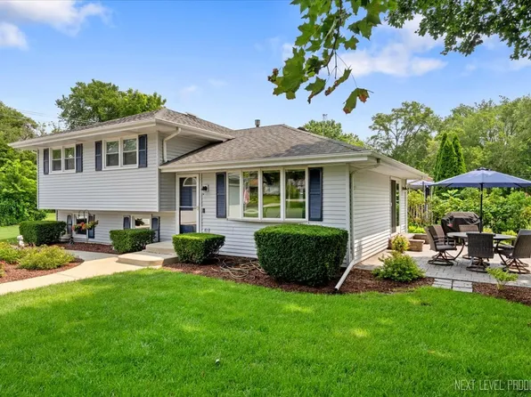 35W476 Sunnyside Ave, Saint Charles, IL 60174