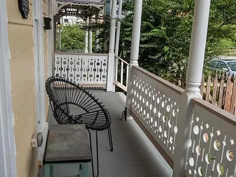 2107 E Marshall St — Photo 2