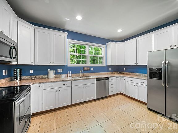 4th image of 7 Apple Ln