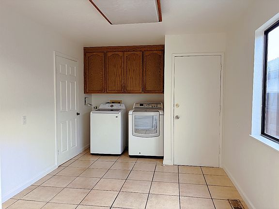 4th image of 1523 Marybelle Ave #A