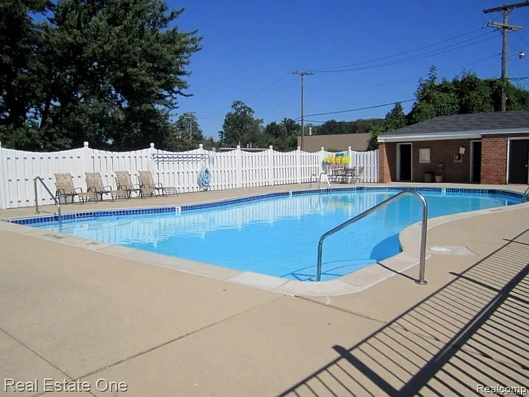 2420 Parmenter Blvd #210 — Photo 16