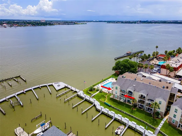 200 Yacht Club Ln #200, Seabrook, TX 77586
