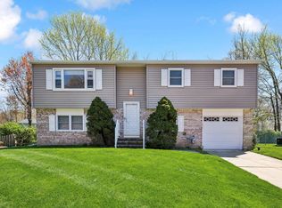 399 Green Ln, Ewing, NJ 08638