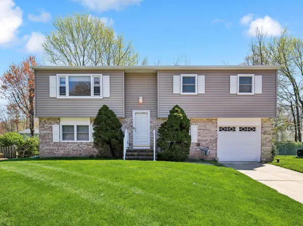 399 Green Ln, Ewing, NJ 08638