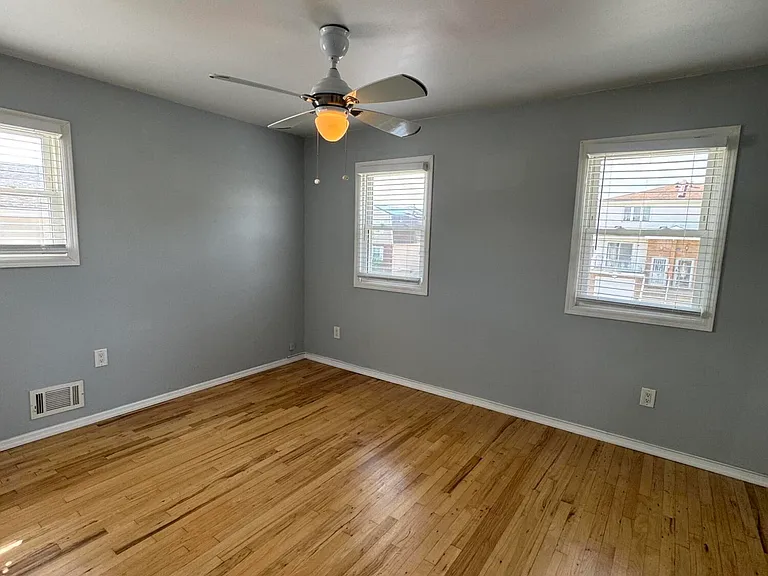 35 Dierauf St — Photo 4