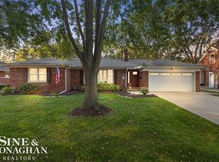 20007 Holiday Rd, Grosse Pointe Woods, MI 48236