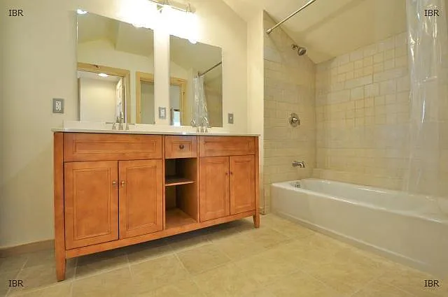 His/Hers Bathroom
