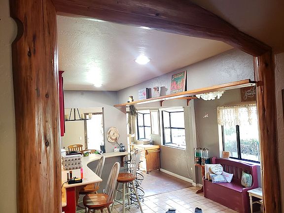 4th image of 421 Askew Way