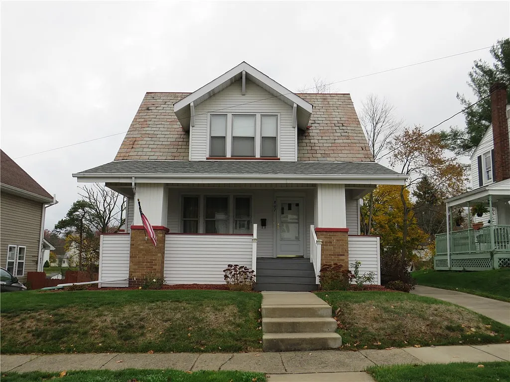 807 Superior St photo 1