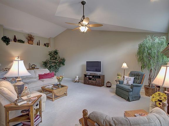 Taken from the kitchen eating area - note the elevated plant shelf