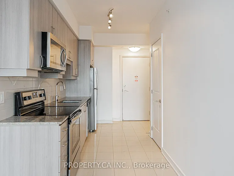 9205 Yonge St #1605 — Photo 8