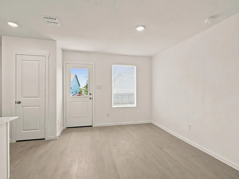 3642 Georgia Trce — Photo 3