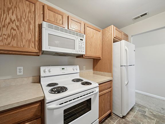 5th image of 3317 Reeves Dr