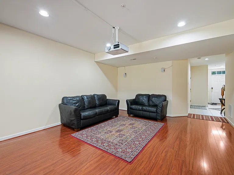 10745 Hillingdon Rd — Photo 40