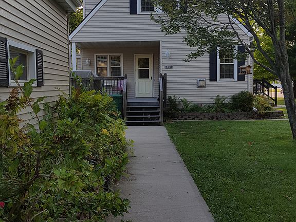 Side entry and deck