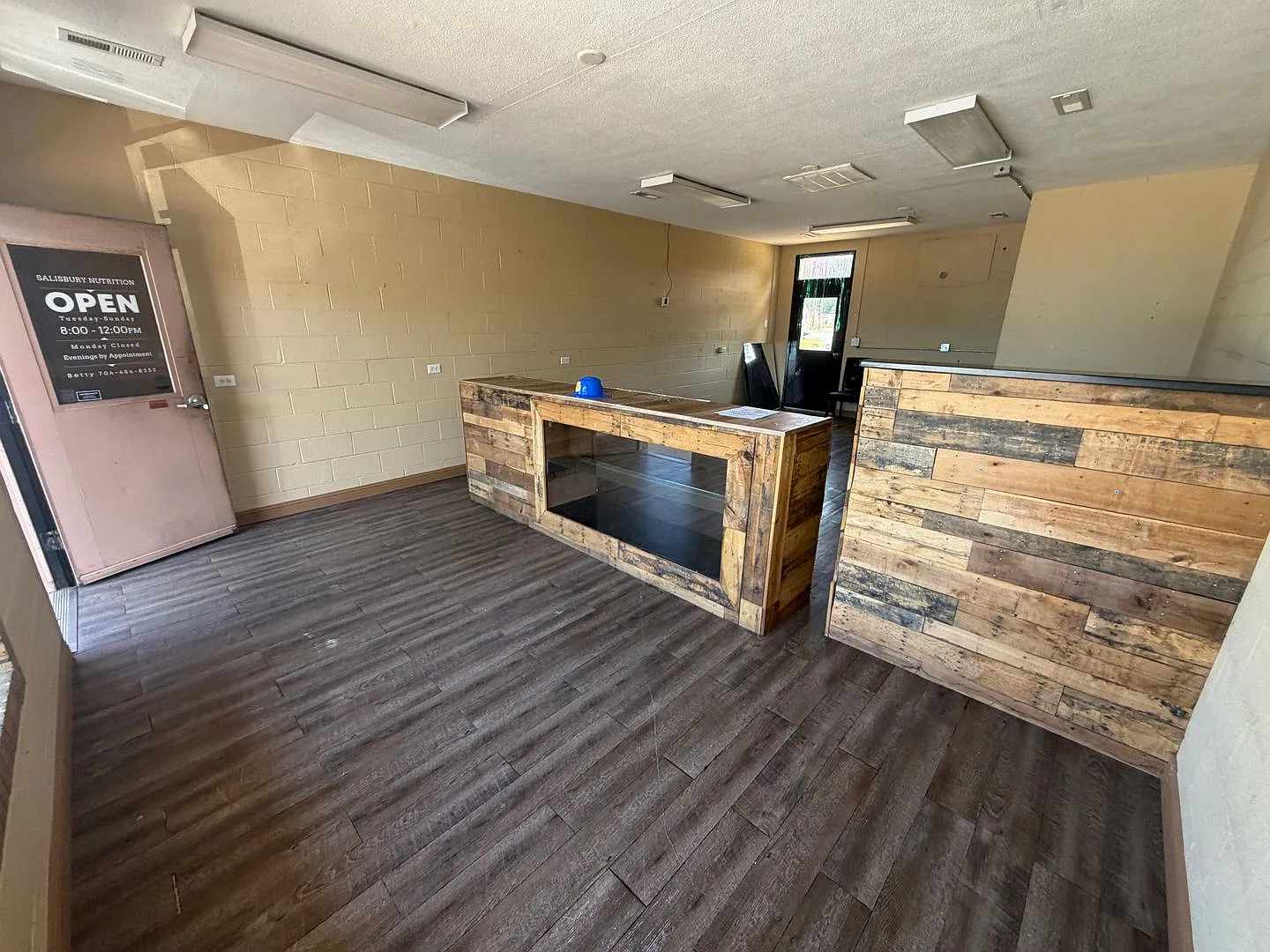Prime Commercial Space/Retail Shop in Granite Quarry 132 S Salisbury — Photo 1
