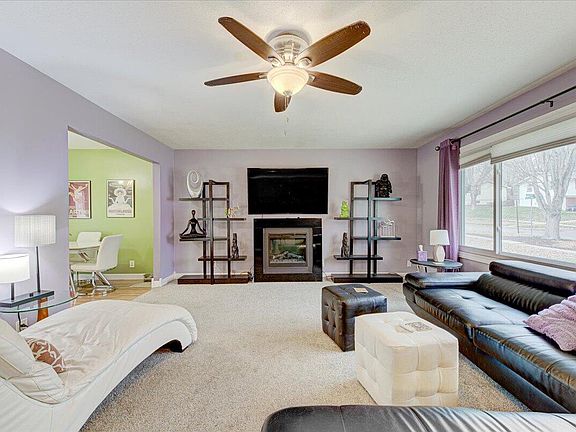 3rd image of 812 Valleyway Dr