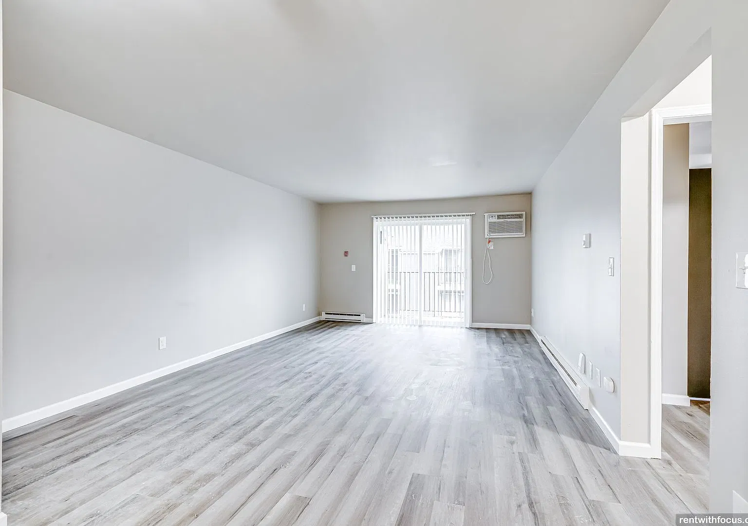 390 Bicentennial Ct.. — Photo 4