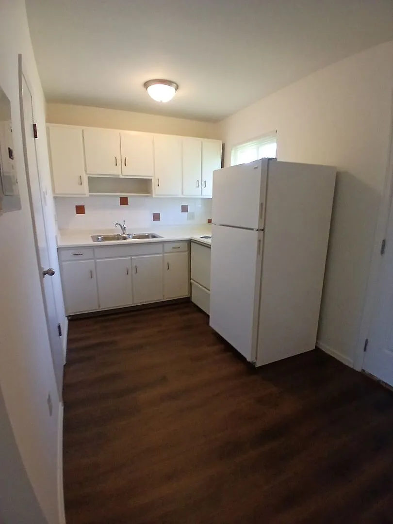 Yorktowne Apartments — Photo 4