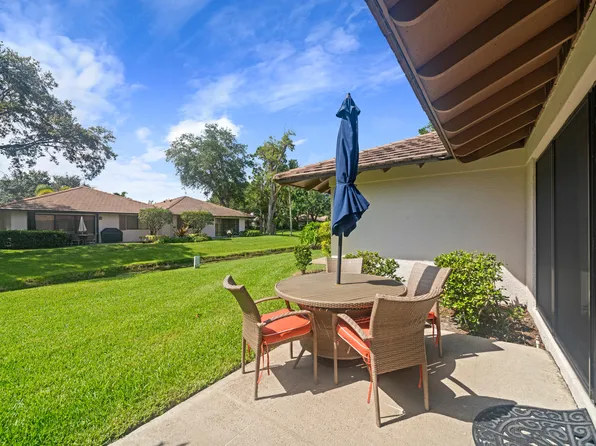 711 Club Drive, Palm Beach Gardens, FL 33418