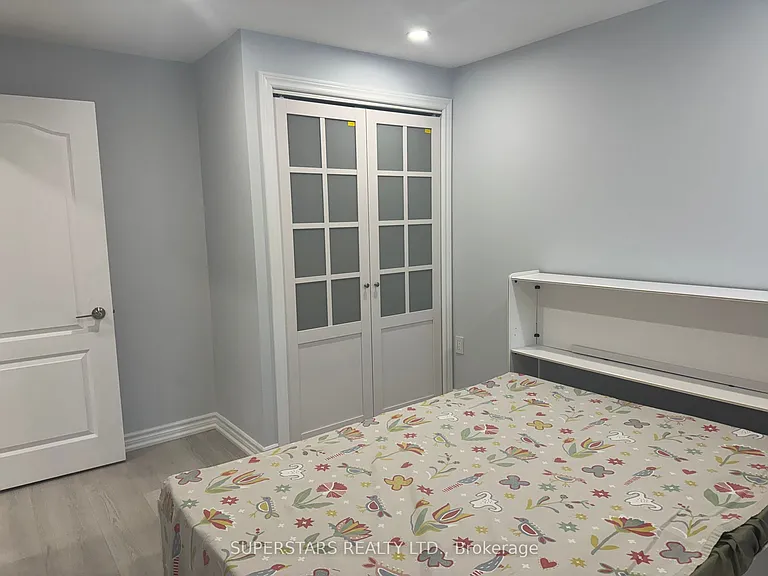 30 Hermitage Blvd #LOWER — Photo 8
