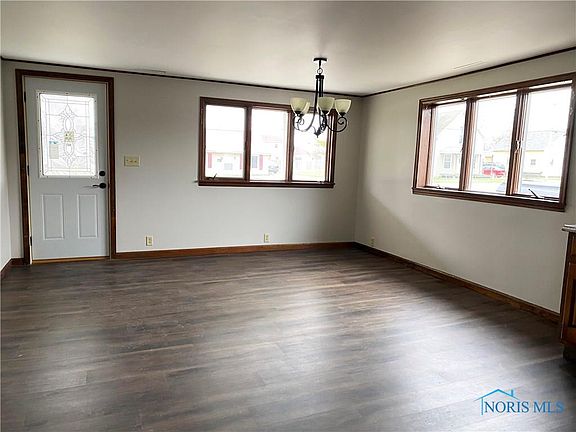 3rd image of 617 Arbor St