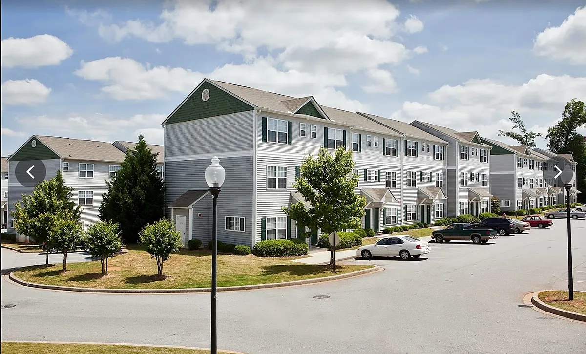 Building Photo - 128 University Village Dr #F